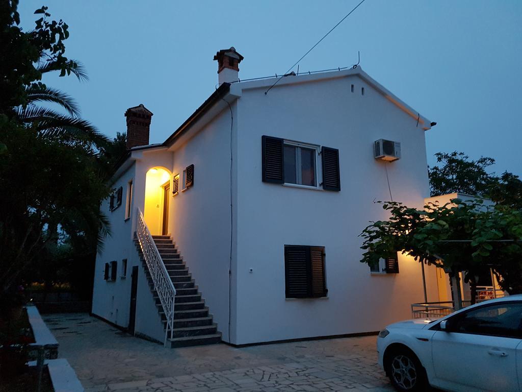 Villa Rosa With Yard And Children'S Playground Tar-Vabriga Kültér fotó